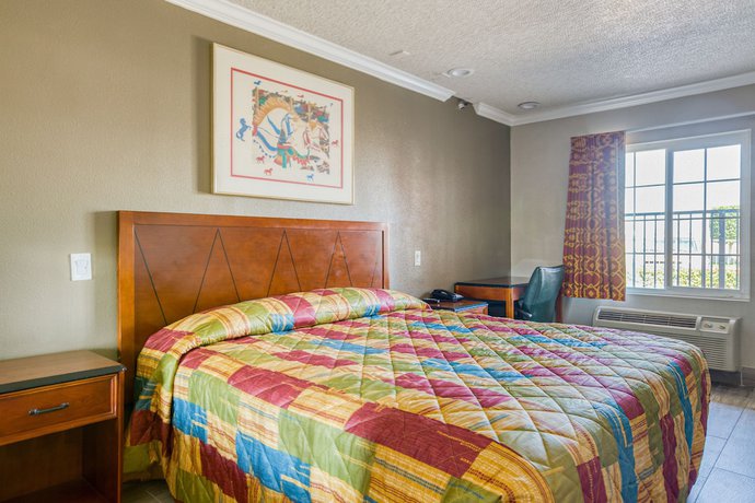 Imagen general del Motel Heritage Inn and Suites, Corona. Foto 1