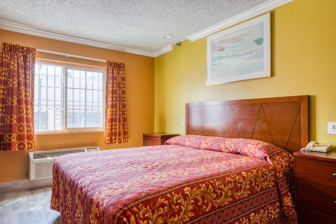 Imagen de la habitación del Motel Heritage Inn and Suites, Corona. Foto 2