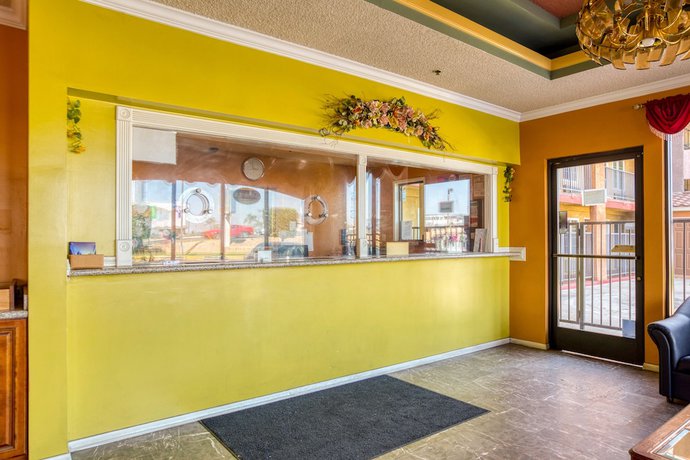 Imagen de los interiores del Motel Heritage Inn and Suites, Corona. Foto 18