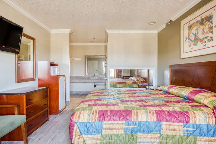 Imagen de la habitación del Motel Heritage Inn and Suites, Corona. Foto 12