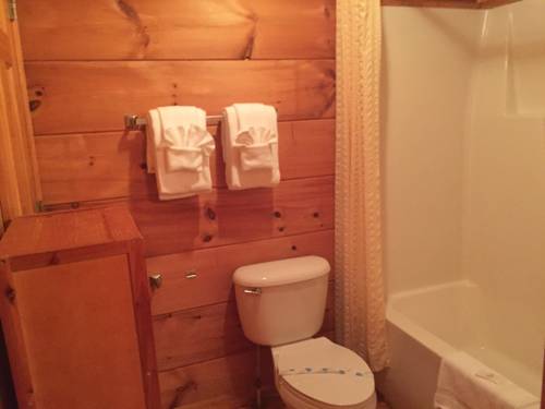 Imagen de la habitación del Motel Highland Hills and Cabins &ndash; A Master Hosts Resort. Foto 8