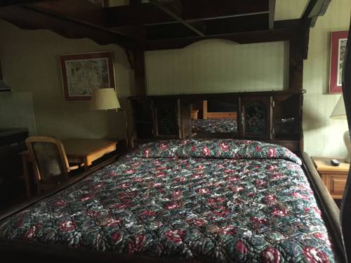 Imagen de la habitación del Motel Highland Hills and Cabins &ndash; A Master Hosts Resort. Foto 10