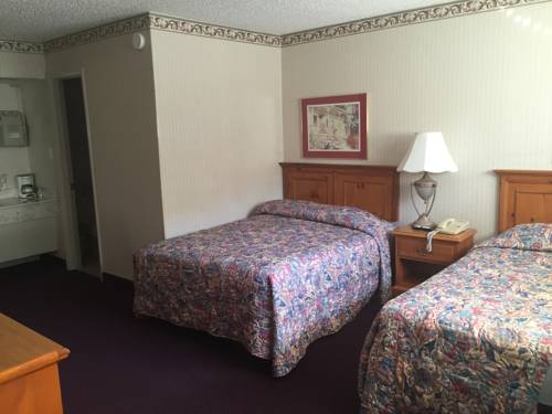 Imagen de la habitación del Motel Highland Hills and Cabins &ndash; A Master Hosts Resort. Foto 12