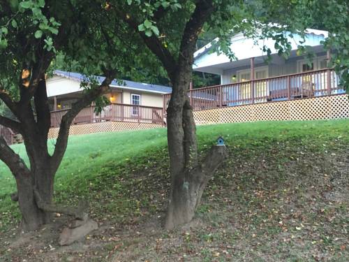 Imagen de la habitación del Motel Highland Hills and Cabins &ndash; A Master Hosts Resort. Foto 14