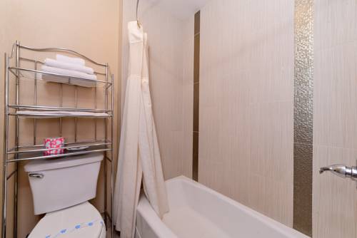 Imagen de la habitación del Motel Highlander, Oakland. Foto 7