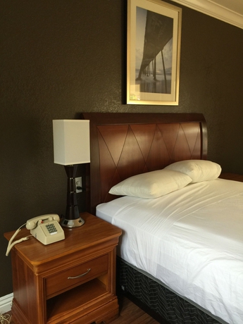 Imagen de la habitación del Motel Hi-way Host. Foto 3