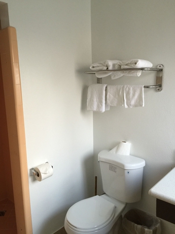 Imagen de la habitación del Motel Hi-way Host. Foto 9