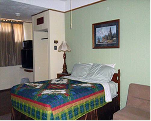 Imagen de la habitación del Motel Holiday, Ca&ntilde;on City. Foto 14
