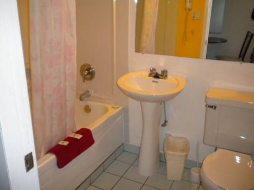 Imagen general del Motel Holiday House, Penticton. Foto 1