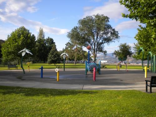 Imagen general del Motel Holiday House, Penticton. Foto 3