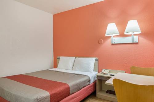 Imagen de la habitación del Motel Home 6 by Townhouse Topeka KS I 70. Foto 8