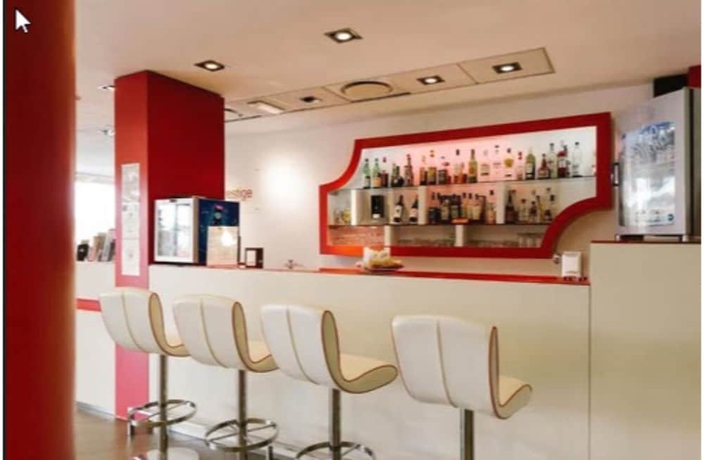 Imagen del bar/restaurante del Motel Hotel Prestige. Foto 4