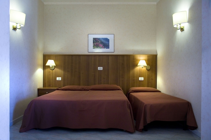 Imagen de la habitación del Motel Hotel Salaria. Foto 16