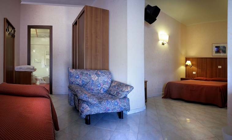 Imagen de la habitación del Motel Hotel Salaria. Foto 17