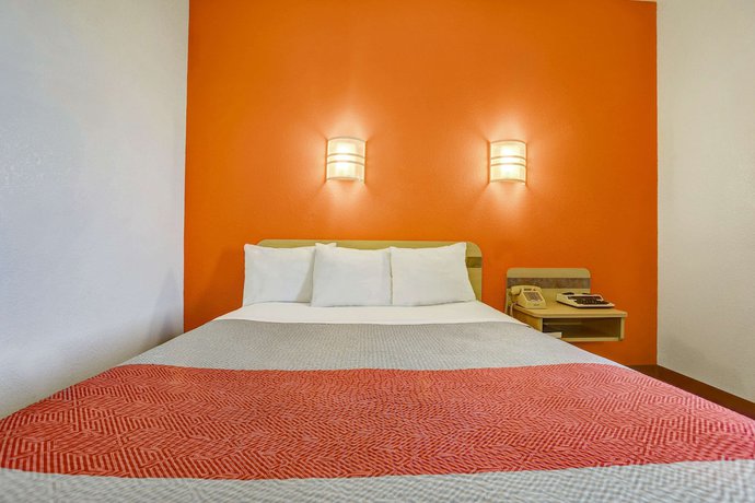 Imagen de la habitación del Motel Howard Johnson by Wyndham Lemoore. Foto 8