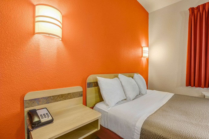 Imagen de la habitación del Motel Howard Johnson by Wyndham Lemoore. Foto 9