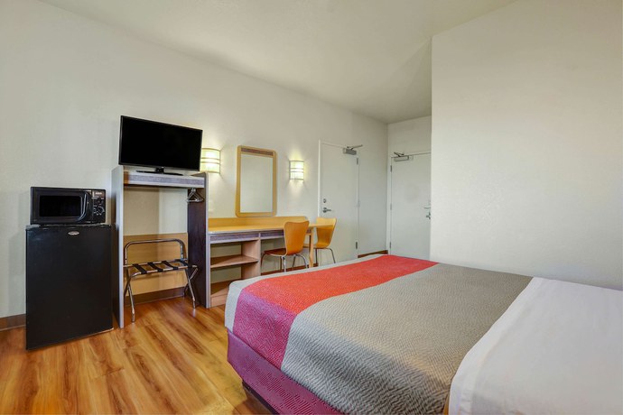 Imagen de la habitación del Motel Howard Johnson by Wyndham Lemoore. Foto 10