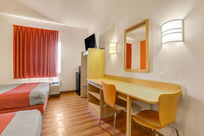 Imagen de la habitación del Motel Howard Johnson by Wyndham Lemoore. Foto 12