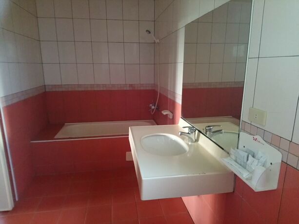 Imagen de la habitación del Motel Hua Du, Jiji. Foto 17