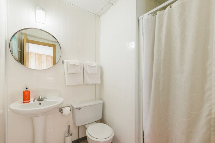 Imagen de la habitación del Motel &Icirc;le D'orl&eacute;ans. Foto 21