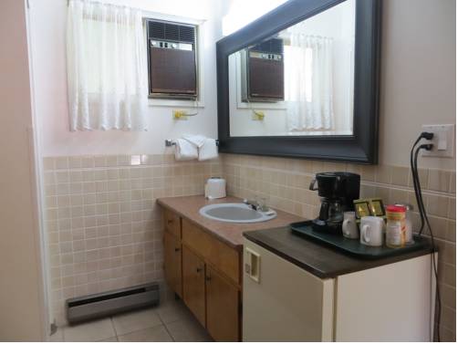 Imagen de la habitación del Motel Inntowne. Foto 2