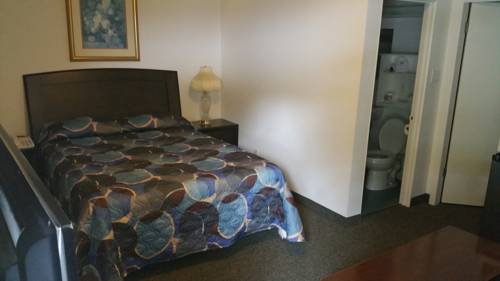 Imagen de la habitación del Motel Inntowne. Foto 7