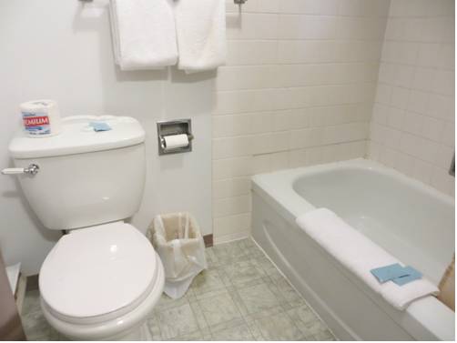 Imagen de la habitación del Motel Inntowne. Foto 9
