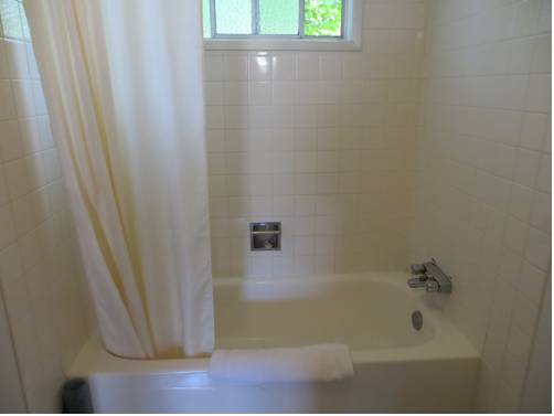 Imagen de la habitación del Motel Inntowne. Foto 16