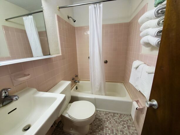 Imagen de la habitación del Motel Ivan Hoe. Foto 16