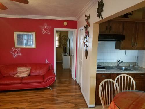 Imagen de la habitación del Motel Ivory Sands Beach Suites. Foto 7