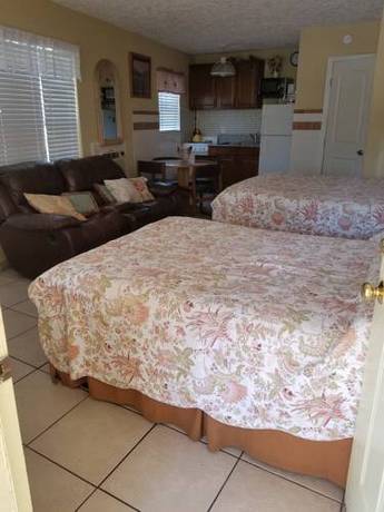 Imagen general del Motel Ivory Sands Beach Suites. Foto 1