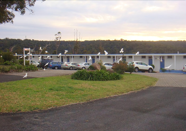 Imagen de los exteriores del Motel Kingfisher. Foto 11