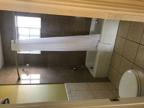 Imagen de la habitación del Motel Kings, Inglewood. Foto 4