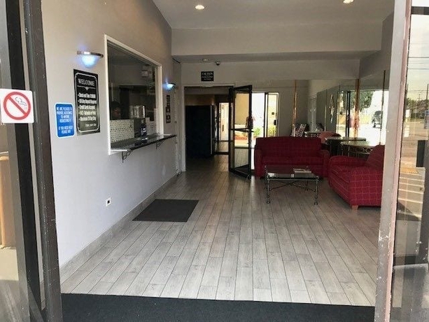 Imagen de los interiores del Motel Kings, Inglewood. Foto 15