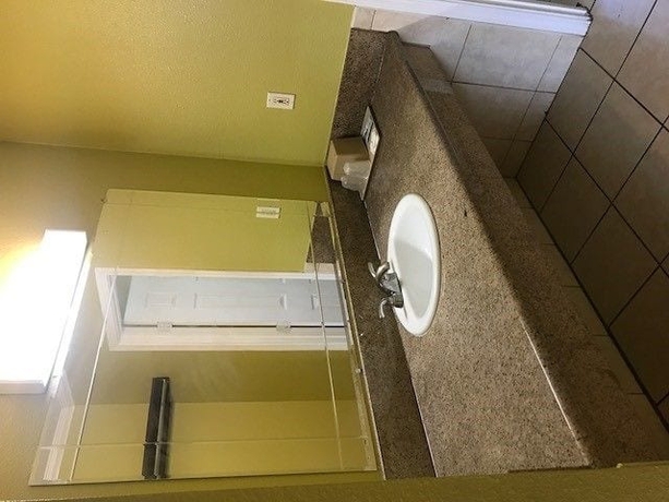 Imagen de la habitación del Motel Kings, Inglewood. Foto 6