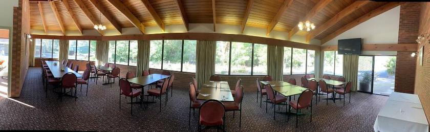 Imagen del bar/restaurante del Motel Kingswood Apartments. Foto 5