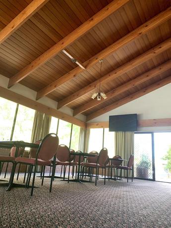 Imagen del bar/restaurante del Motel Kingswood Apartments. Foto 7