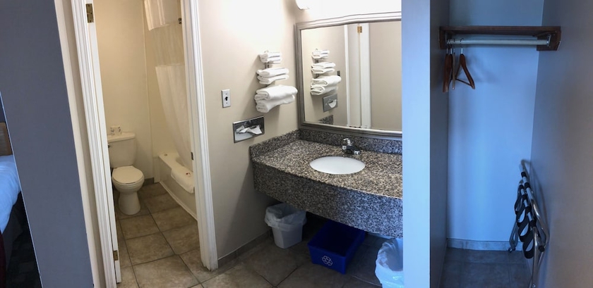 Imagen de la habitación del Motel Knights Inn Huntsville, On. Foto 19