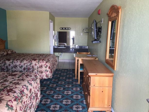 Imagen de la habitación del Motel Knights Inn North Richland Hills. Foto 2