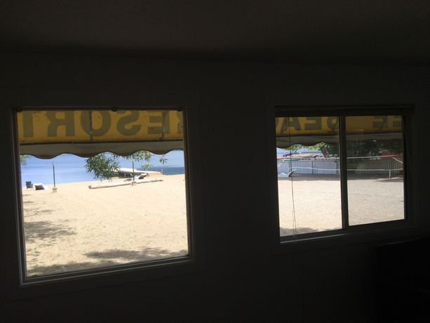 Imagen de los exteriores del Motel Kokanee Beach Resort. Foto 6