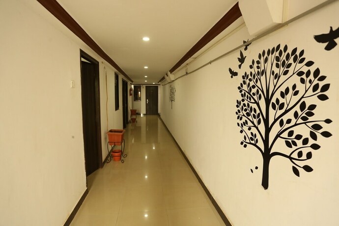 Imagen de los interiores del Motel La Grandeur. Foto 27