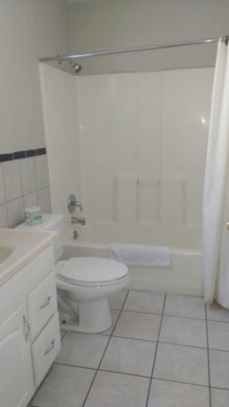 Imagen de la habitación del Motel La Petite Rouge. Foto 8
