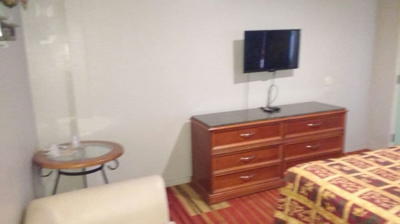 Imagen de la habitación del Motel La Petite Rouge. Foto 13