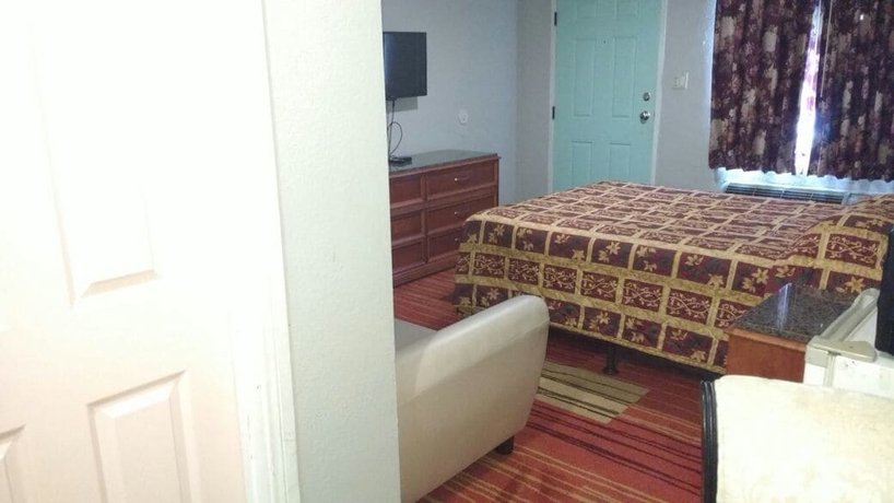 Imagen de la habitación del Motel La Petite Rouge. Foto 18