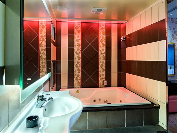 Imagen de la habitación del Motel Lai Yin. Foto 19