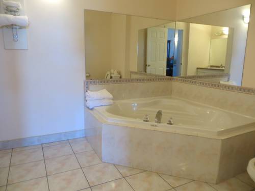 Imagen de la habitación del Motel Lakeview Resort. Foto 9
