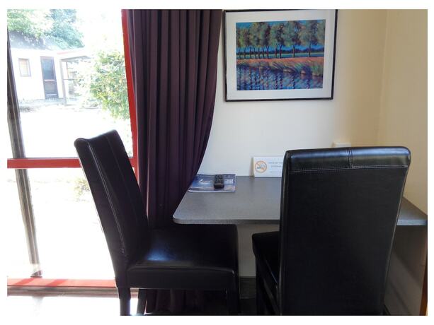 Imagen de la habitación del Motel Larchwood. Foto 22