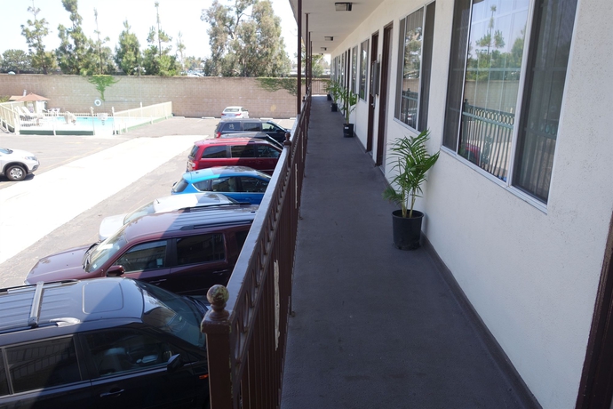 Imagen de los exteriores del Motel Little Boy Blue. Foto 11