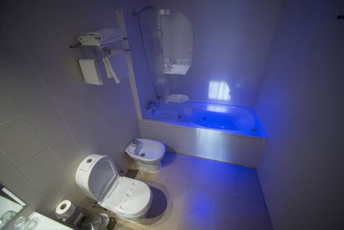 Imagen de la habitación del Motel Los Abedules. Foto 11