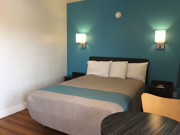 Imagen de la habitación del Motel Main and Salt. Foto 17